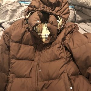Brown Burberry puffer coat Medium